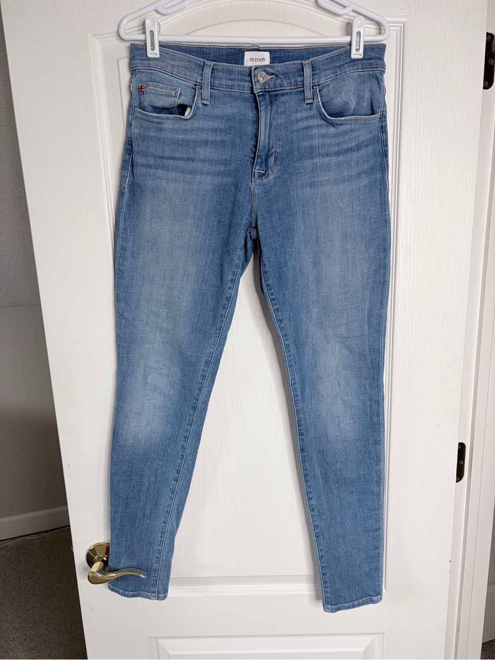 Hudson Jeans Light Wash Skinny Jeans, size 29